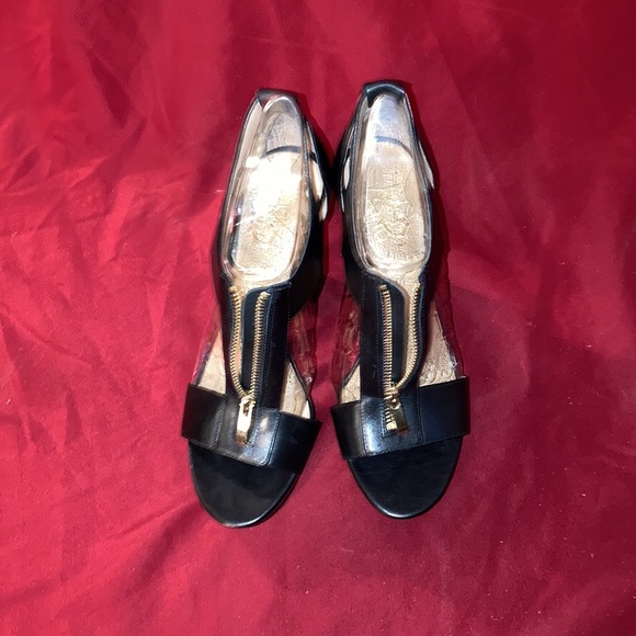 Shoes - Picture 2 of 3